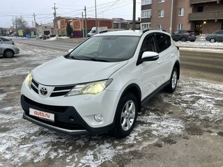 2015 Toyota RAV4 IV (XA40), белый, 1950000 рублей, вид 4