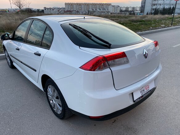 2008 Renault Laguna III, белый - вид 32