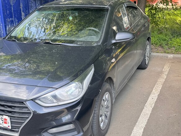2018 Hyundai Solaris II, чёрный, 790000 рублей - вид 4