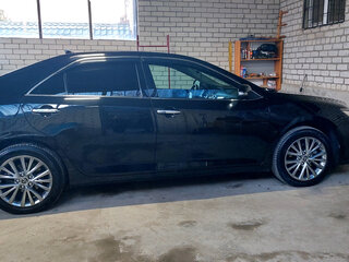 2016 Toyota Camry VII (XV50) Рестайлинг, чёрный, 3500000 рублей, вид 3