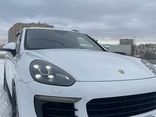 2014 Porsche Cayenne S II Рестайлинг (958), белый, 3300000 рублей, вид 3