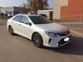 2015 Toyota Camry VII (XV50) Рестайлинг, белый - вид 2