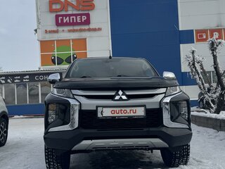 2019 Mitsubishi L200 V Рестайлинг, чёрный, 3000000 рублей, вид 1