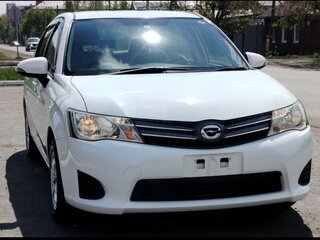 2012 Toyota Corolla Axio XI (E160, E170, E180), белый, 950000 рублей, вид 3