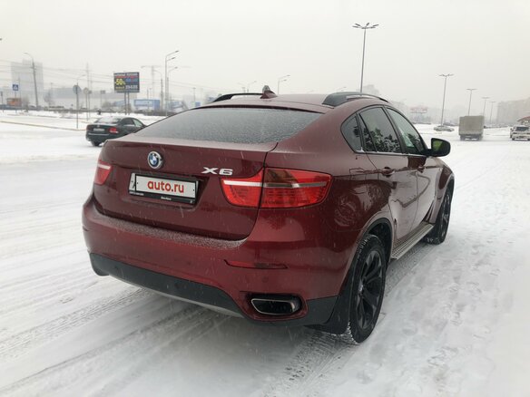 2010 BMW X6 35i 6-speed I (E71), красный - вид 7