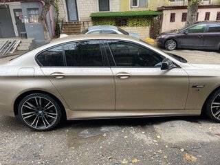 2011 BMW 5 серии 523i VI (F10/F11/F07), бежевый, 2000000 рублей, вид 2