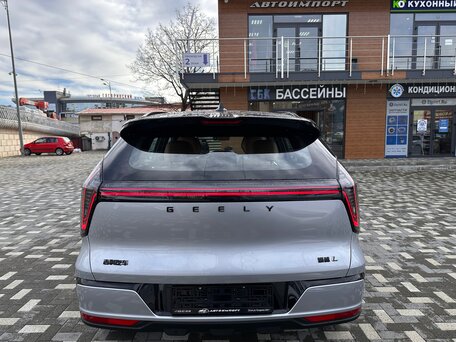 2025 Geely Atlas II, серебристый, 3050000 рублей, вид 4
