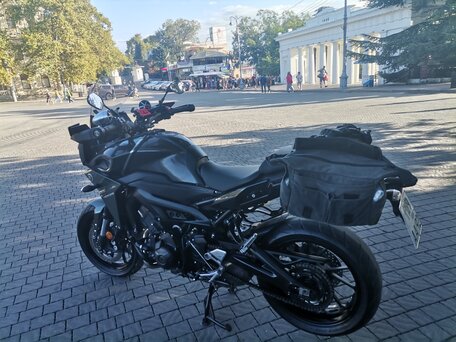 2017 Yamaha MT-09 Tracer (FJ-09), чёрный, 920000 рублей, вид 2