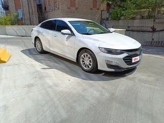 2020 Chevrolet Malibu IX Рестайлинг, белый, 1700000 рублей, вид 5