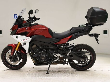2019 Yamaha MT-09 Tracer (FJ-09), красный, 1000000 рублей, вид 2