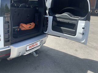 2021 Land Rover Defender 90 II, белый, 6500000 рублей, вид 4