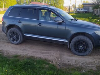 2008 Volkswagen Touareg I Рестайлинг, серый, 1000000 рублей, вид 2