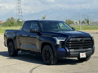 2023 Toyota Tundra Double Cab III, фиолетовый, 7600000 рублей, вид 1