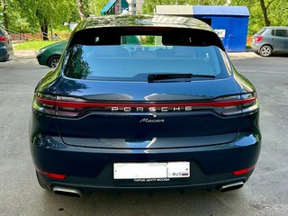 2020 Porsche Macan I Рестайлинг, синий, 4390000 рублей, вид 4