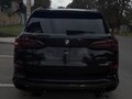 2021 BMW X5 40i IV (G05/G18), чёрный, 7500000 рублей - вид 3