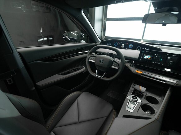 2024 Changan UNI-V I, красный, 3329900 рублей - вид 8