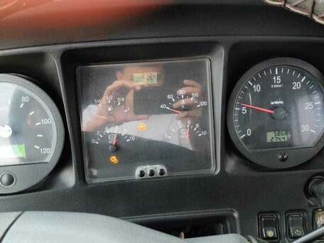 2011 КамАЗ 65111, жёлтый, 2000000 рублей, вид 2