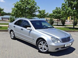 2000 Mercedes-Benz C-Класс 200 II (W203), серебристый, 800000 рублей, вид 3