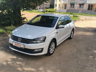 2016 Volkswagen Polo V Рестайлинг, белый, 1100000 рублей, вид 2