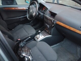 2005 Opel Astra H, серый, 330000 рублей, вид 4