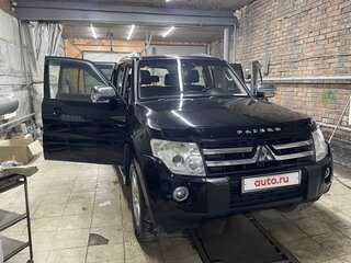 2008 Mitsubishi Pajero IV, чёрный, 1980000 рублей, вид 4