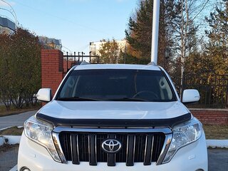 2015 Toyota Land Cruiser Prado 6-speed 150 Series Рестайлинг 1, белый, 3700000 рублей, вид 2