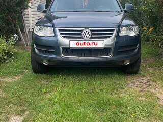 2008 Volkswagen Touareg I Рестайлинг, серый, 1099900 рублей, вид 3