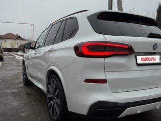 2020 BMW X5 M50d IV (G05/G18), белый, 7600000 рублей, вид 2
