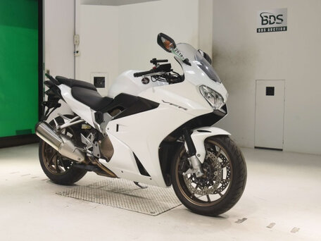 2015 Honda VFR 800, белый, 750000 рублей, вид 1