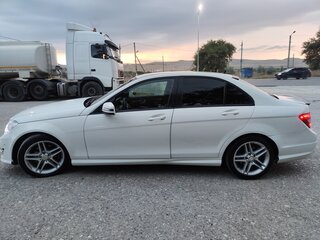 2011 Mercedes-Benz C-Класс 180 BlueEFFICIENCY III (W204) Рестайлинг, белый, 1350000 рублей, вид 4