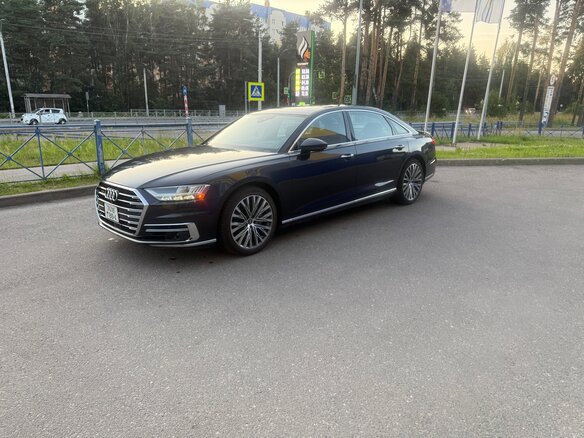 2019 Audi A8 Long 55 TFSI IV (D5), синий, 5250000 рублей - вид 9