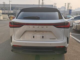 2022 Lexus NX 200 II, белый, 4900000 рублей, вид 3