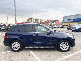 2014 Mercedes-Benz M-Класс 400 III (W166), синий, 2450000 рублей, вид 3