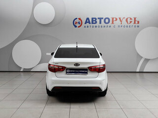 2013 Kia Rio 5-speed III, белый, 737000 рублей, вид 4