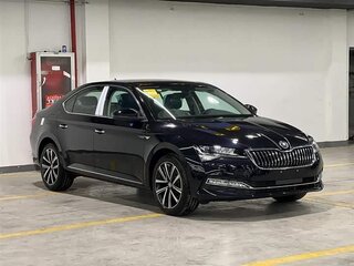 2025 Skoda Superb III Рестайлинг, чёрный, 2490800 рублей, вид 3