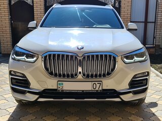 2018 BMW X5 40i IV (G05/G18), белый, 6400000 рублей, вид 2