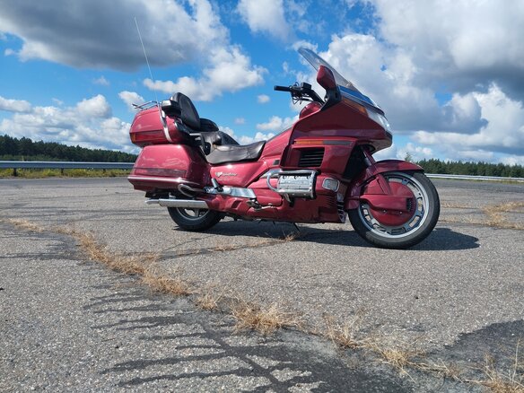 1990 Honda GL 1500 Gold Wing, красный, 550000 рублей - вид 1