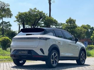 2025 Lynk & Co 06 I Рестайлинг, бежевый, 2850226 рублей, вид 4