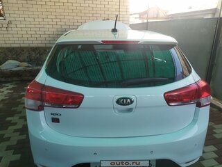 2017 Kia Rio III Рестайлинг, белый, 1700000 рублей, вид 2