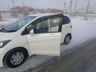 2010 Honda Freed I, белый, 1300000 рублей, вид 3