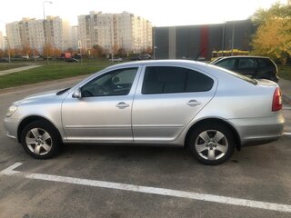 2011 Skoda Octavia II (A5) Рестайлинг, серебристый, 800000 рублей, вид 4