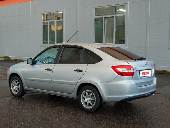 2016 Lada (ВАЗ) Granta I, серебристый, 500000 рублей - вид 4