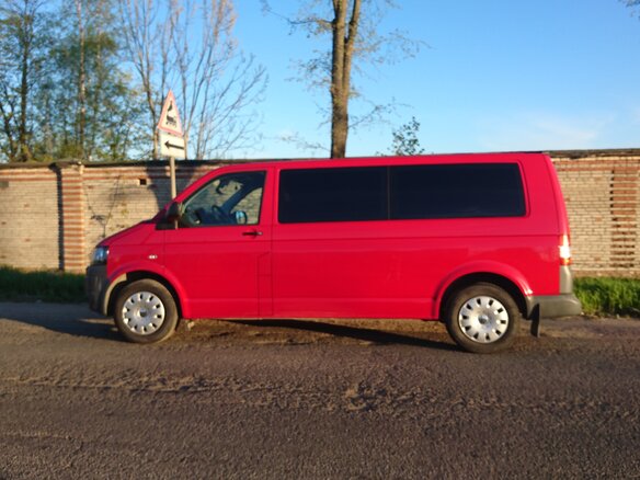 2010 Volkswagen Transporter T5 Рестайлинг, красный - вид 3