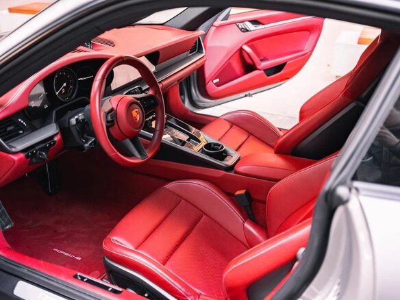 2020 Porsche 911 Carrera 4 VIII (992), серебристый - вид 14