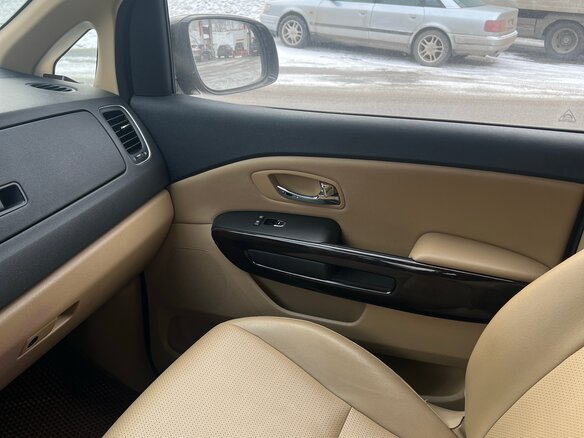 2019 Kia Carnival III, чёрный, 3500000 рублей - вид 5