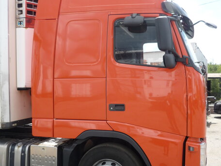 2013 Volvo FH, красный, 7800000 рублей, вид 2