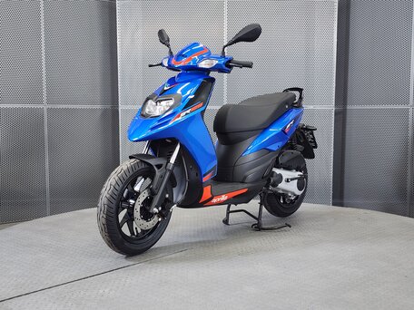 2025 Aprilia SR 125, синий, 223000 рублей, вид 4