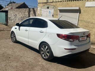 2015 Kia Rio III Рестайлинг, белый, 1130000 рублей, вид 2