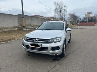 2012 Volkswagen Touareg II, серебристый, 2050000 рублей, вид 3