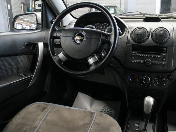 2010 Chevrolet Aveo I Рестайлинг, серебристый, 495000 рублей - вид 11